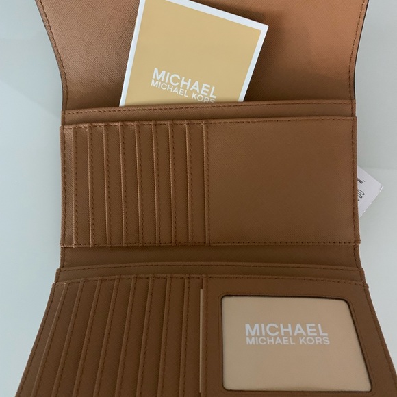 Michael Kors Trifold Wallet *Brand New* - Picture 2 of 3